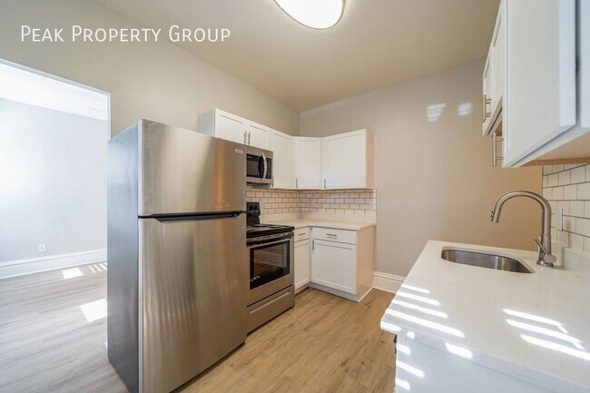 Building Photo - 950 Delaware Ave