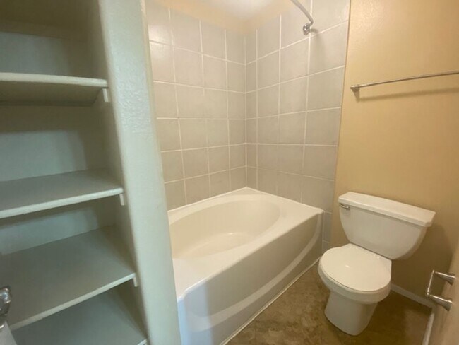 Building Photo - FOR LEASE – 3 BEDROOM, 2.5 BATH TWO STORY HOME WITH COMMUNITY POOL