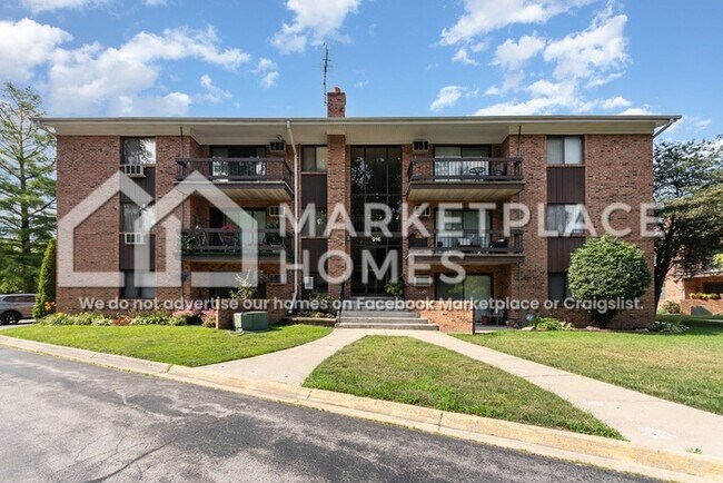Primary Photo - 916 Olive Rd