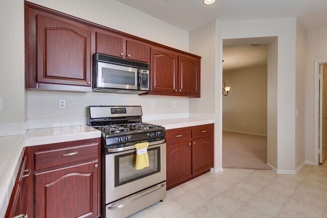 Building Photo - Gorgeous 4 Bedroom Santa Fe Hills Home With a Pool!