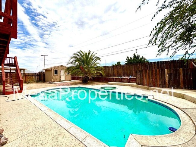 Building Photo - 15261 San Jose Dr
