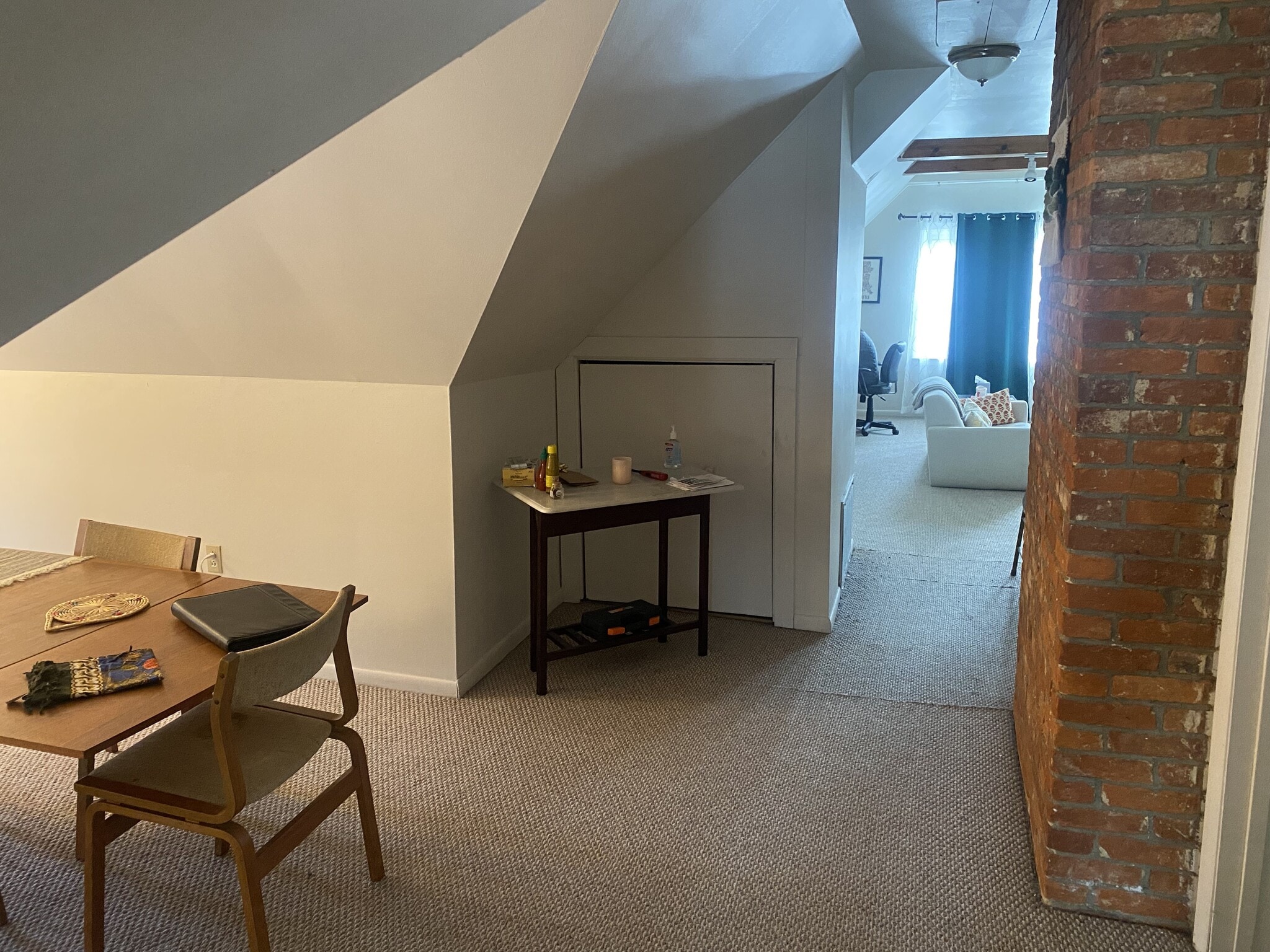 Corridor - 525 Shady Ave