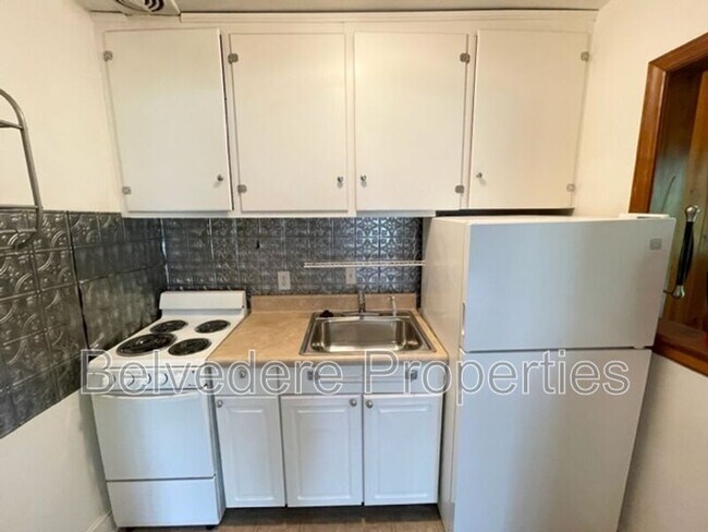 Building Photo - 207 Leftwich St