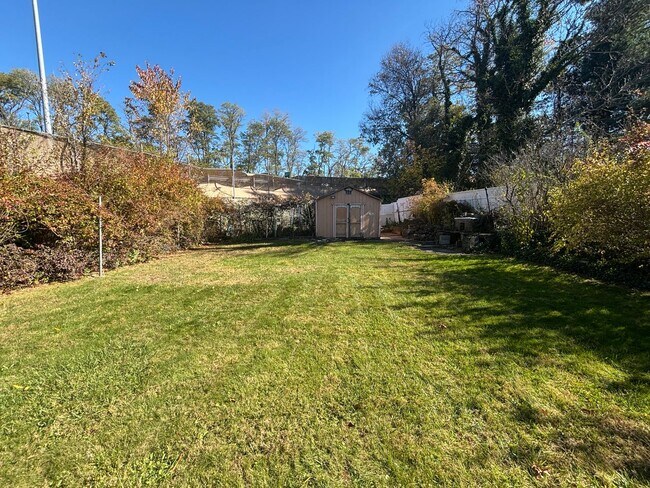 Building Photo - New Year, New Home, $500 Off! Want to stop renting and finally own your own home? Now you CAN — w...