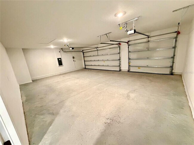 Building Photo - 4212 SW 82nd Ln