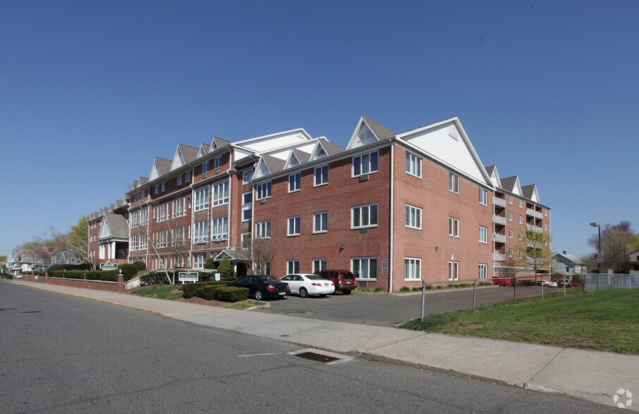 Britannia Commons 234 Sherman Ave Meriden CT 06450 Apartment Finder