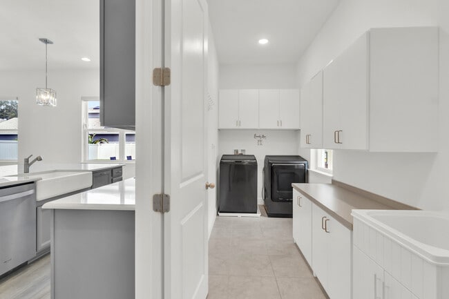 Building Photo - 5404 Golden Apple Dr