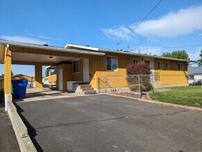 Building Photo - 60P