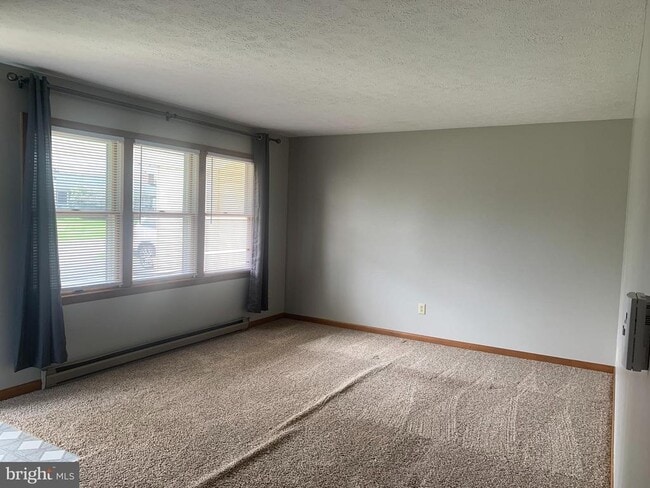 Building Photo - 110 Beech Ln