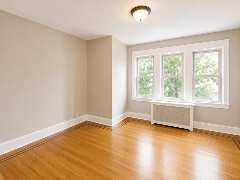 Building Photo - 409 N Daggett St