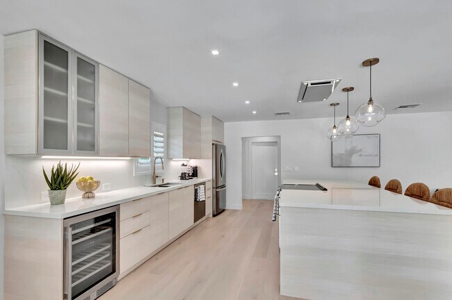 Building Photo - 530 NW 14th St