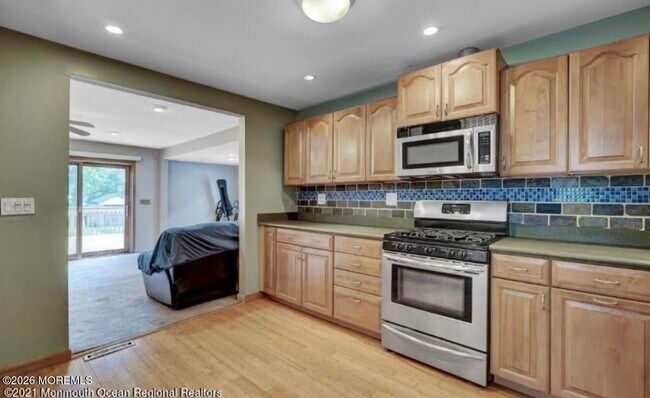 Building Photo - 313 Norwood Ave