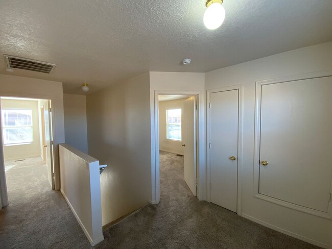 Building Photo - 3 Bedroom Home Near Unser Blvd SW & Tower ...