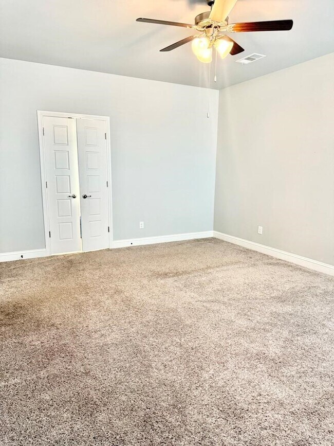 Building Photo - 3907 Yorkshire Dr