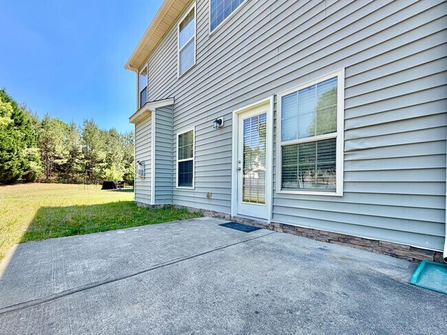 Building Photo - Spacious 3BR/2.5BA Home on Quiet Cul-de-Sac in Knightdale's Churchill Community