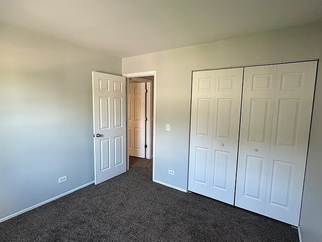 Building Photo - 278 Stonehill Ln