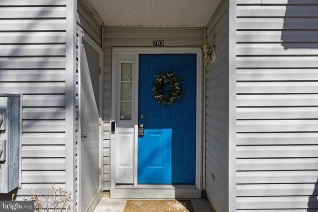 Building Photo - 703 Quail Rd