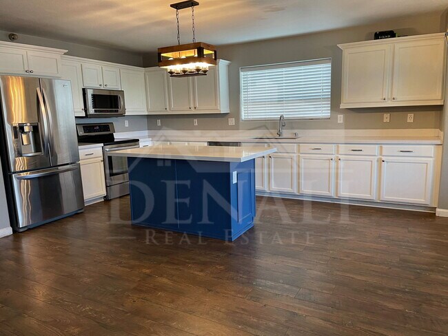 Building Photo - 2520 N 109th Ave