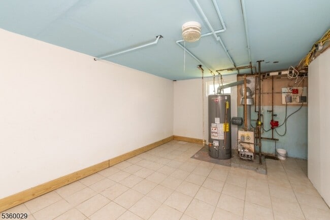 Building Photo - 23 Distler Ave