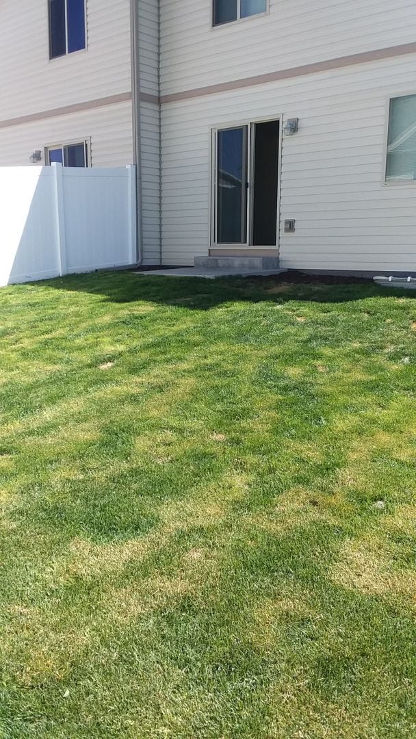 Building Photo - 3 Bedroom 2.5 Bathroom Townhouse in Saddle Ridge!!!