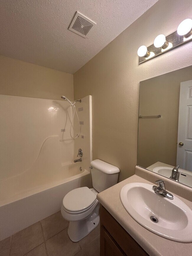 Building Photo - 3510 SW Landau Ct