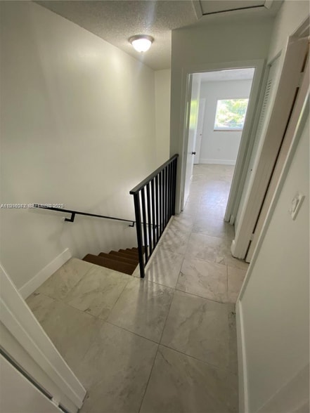 Building Photo - 1650 W 44th Pl