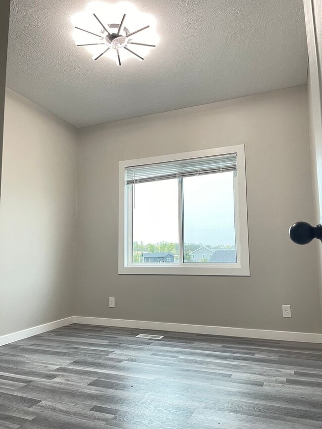 Building Photo - Move-in special offer!!! Newly rebuilt hou...