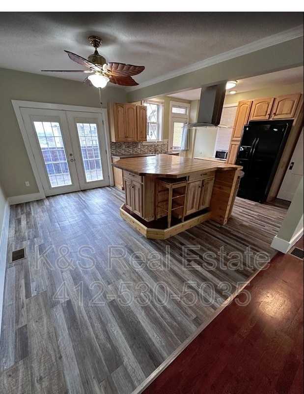 Building Photo - 418 Carl St