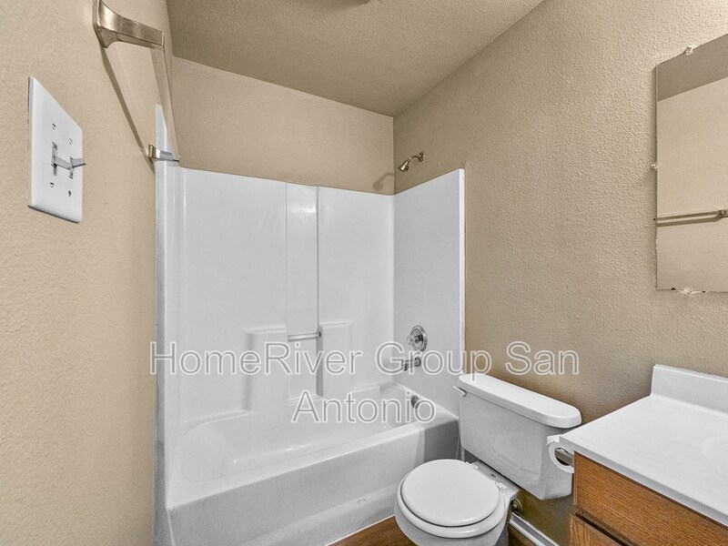 Building Photo - 529 Dukeway