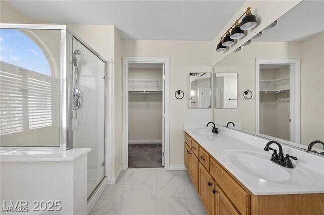 Building Photo - 9340 Lakefront Color St