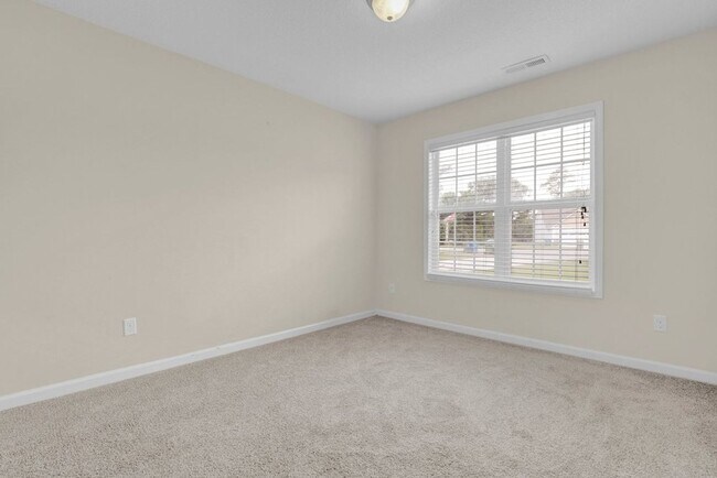 Building Photo - 202 Marsh Haven Dr