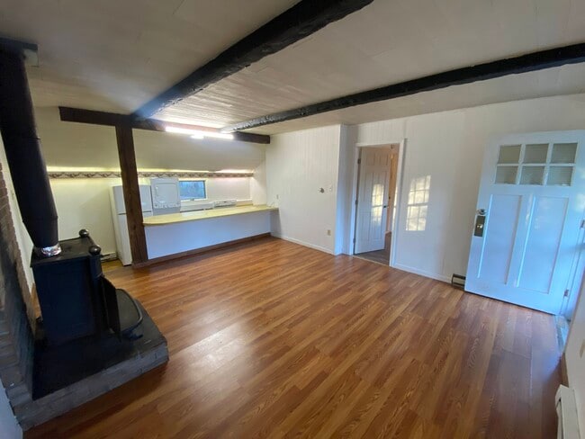 Building Photo - Chestnut Grove Village 11