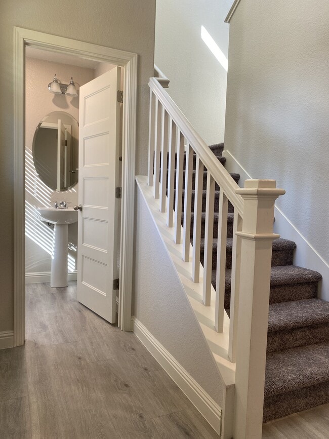 Building Photo - 220 Uccello Way