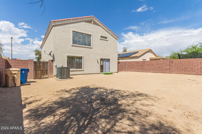 Building Photo - 1009 S 239th Dr