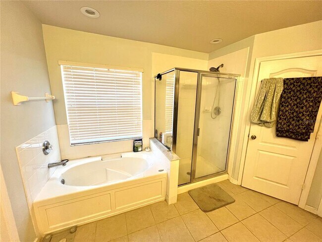 Building Photo - 4639 Pond Ridge Dr