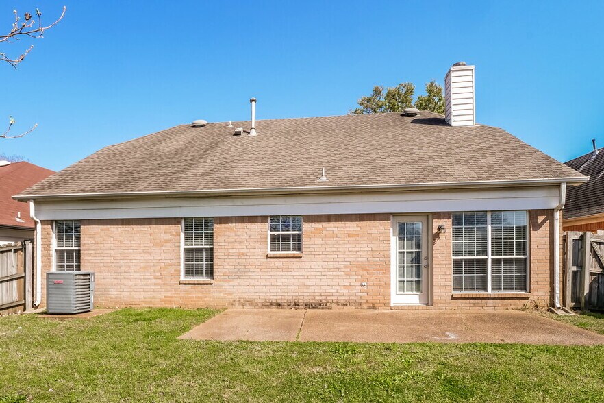 Building Photo - 3143 Woodland Pine Dr