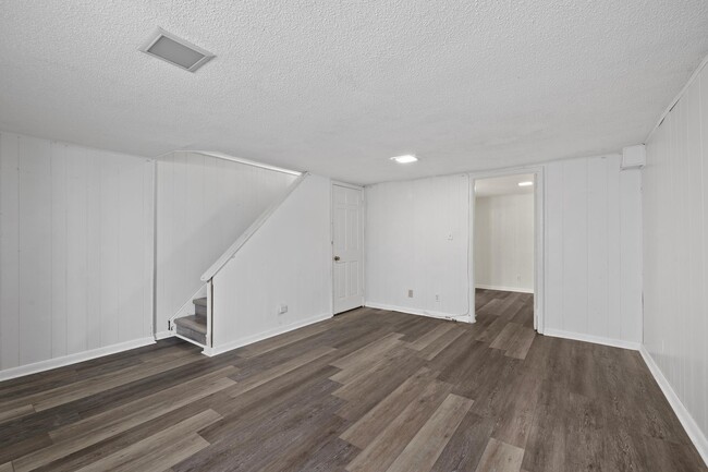 Building Photo - 3606 S Wakefield St
