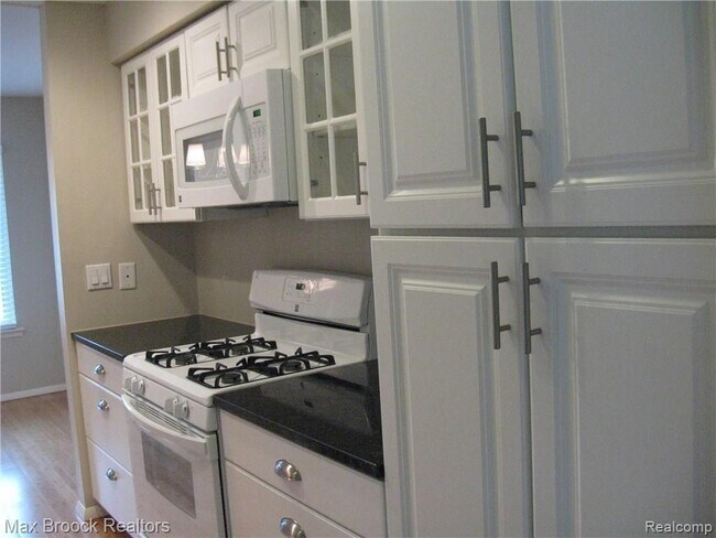 Building Photo - 1859 Wickham St