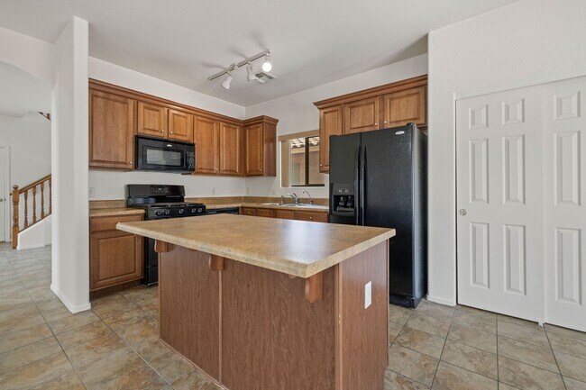 Building Photo - Nice Two-Story Family Home In Rita Ranch w...