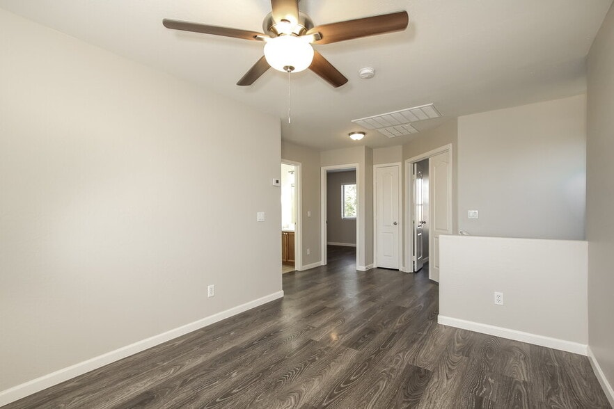 Building Photo - 11704 W Mauna Loa Ln