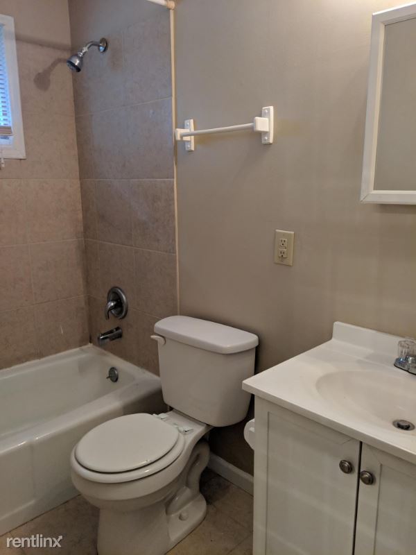 Building Photo - 3 br, 1.5 bath House - 4958 Marshall Dr