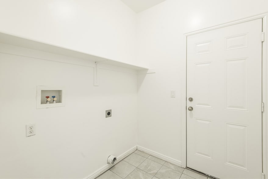 Building Photo - 646 E 1590 S