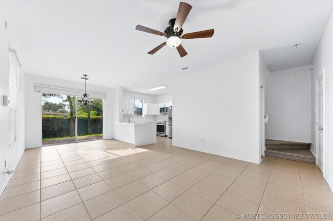 Building Photo - 402 Seminole Palms Dr