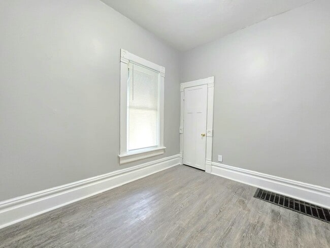 Building Photo - 234 Studebaker St