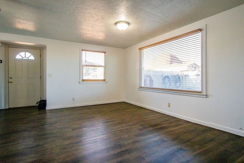 Building Photo - 196 E 300 S