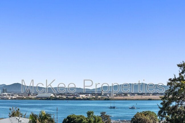 Building Photo - 307 San Elijo St