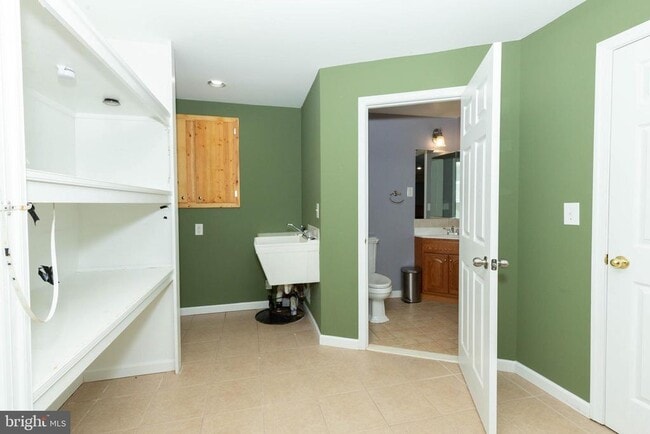 Building Photo - 180 Muirfield Ct