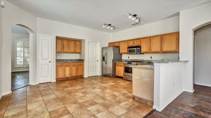 Building Photo - 10101 Tantara Ct