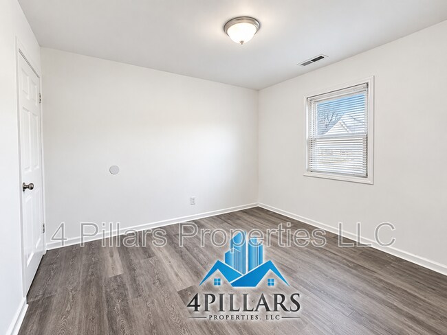 Building Photo - 7743 Delmar Ave
