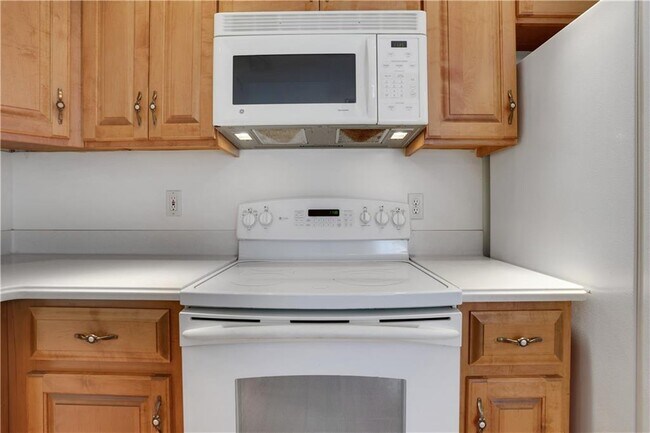 Building Photo - 127 Tara Blvd